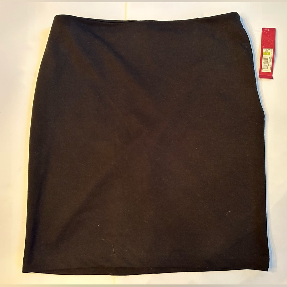Merona NWT Women’s Size 12 Black Knit Mid Thigh Skirt